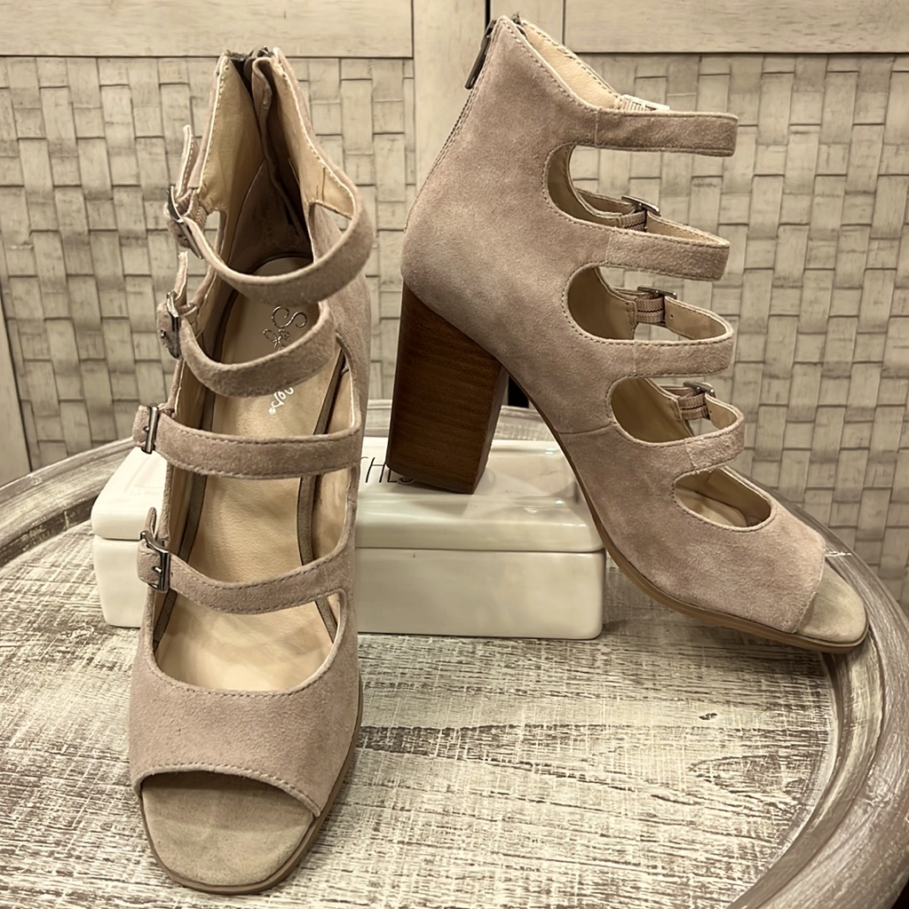Brand New Seychelles Size 7
